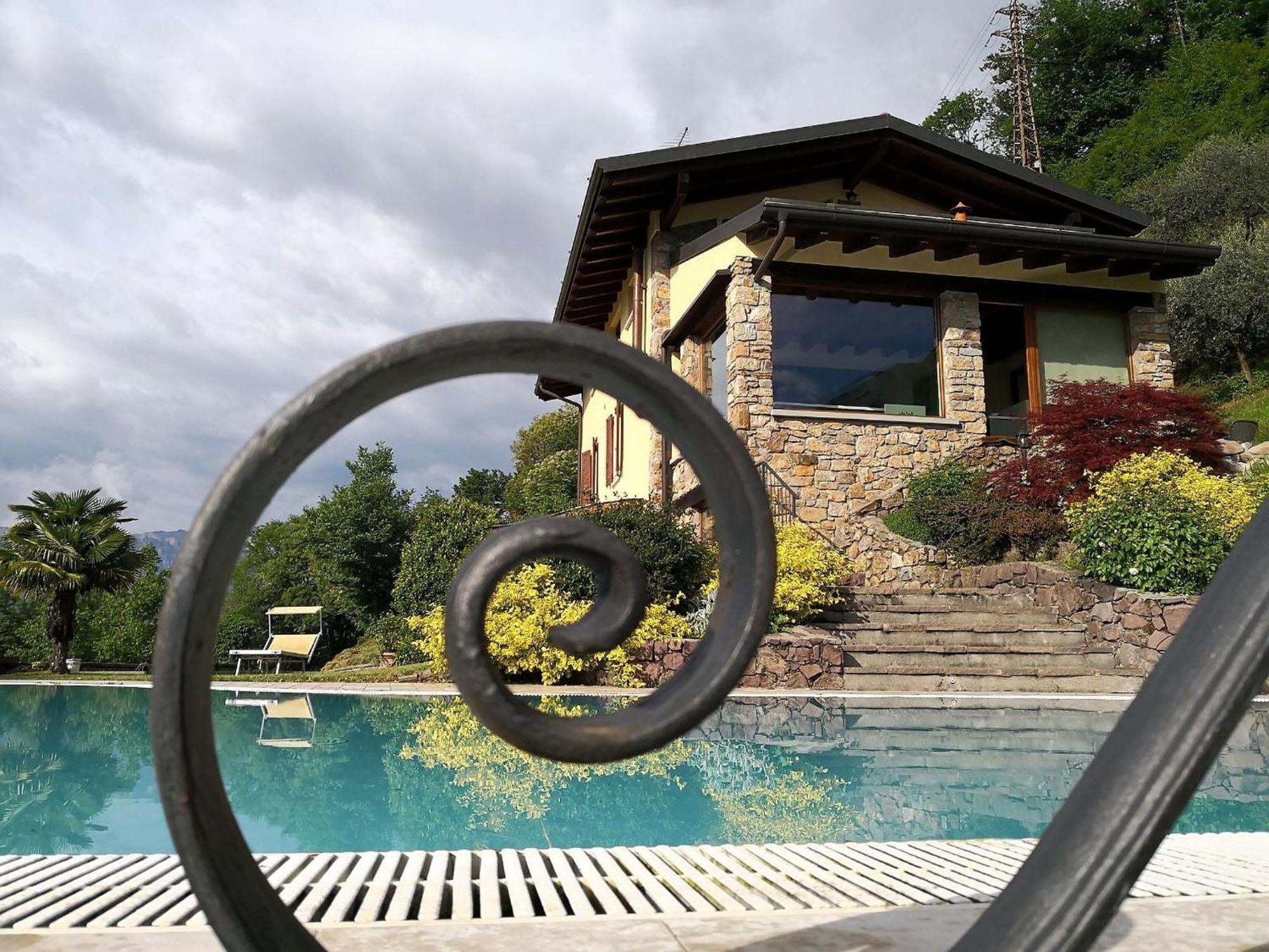 Villa In Pisogne With Pool Garden And Lake View 外观 照片