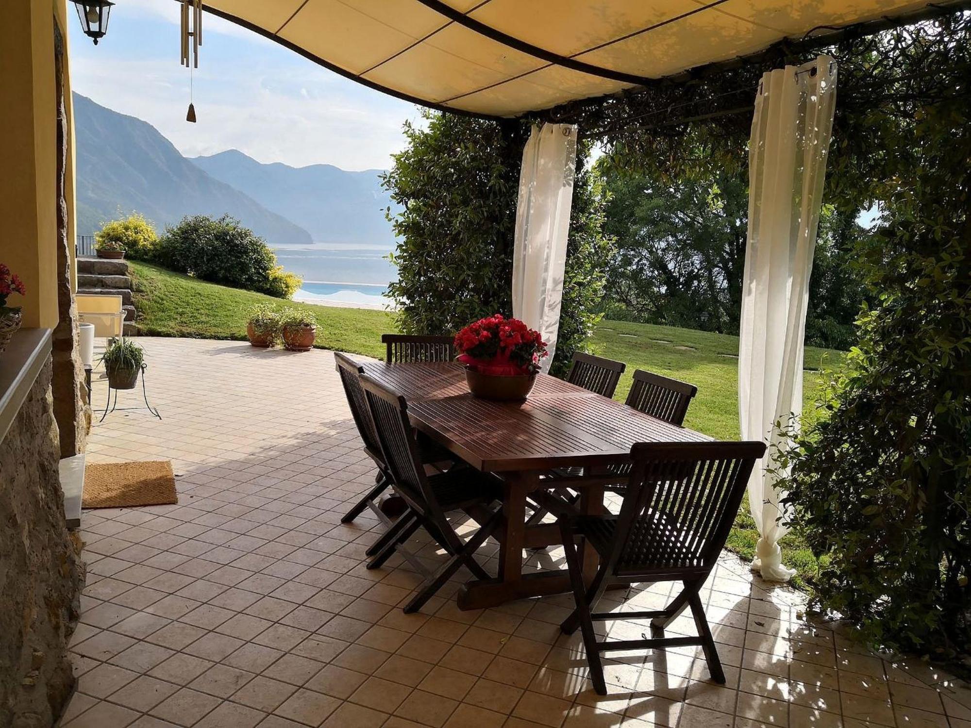 Villa In Pisogne With Pool Garden And Lake View 外观 照片