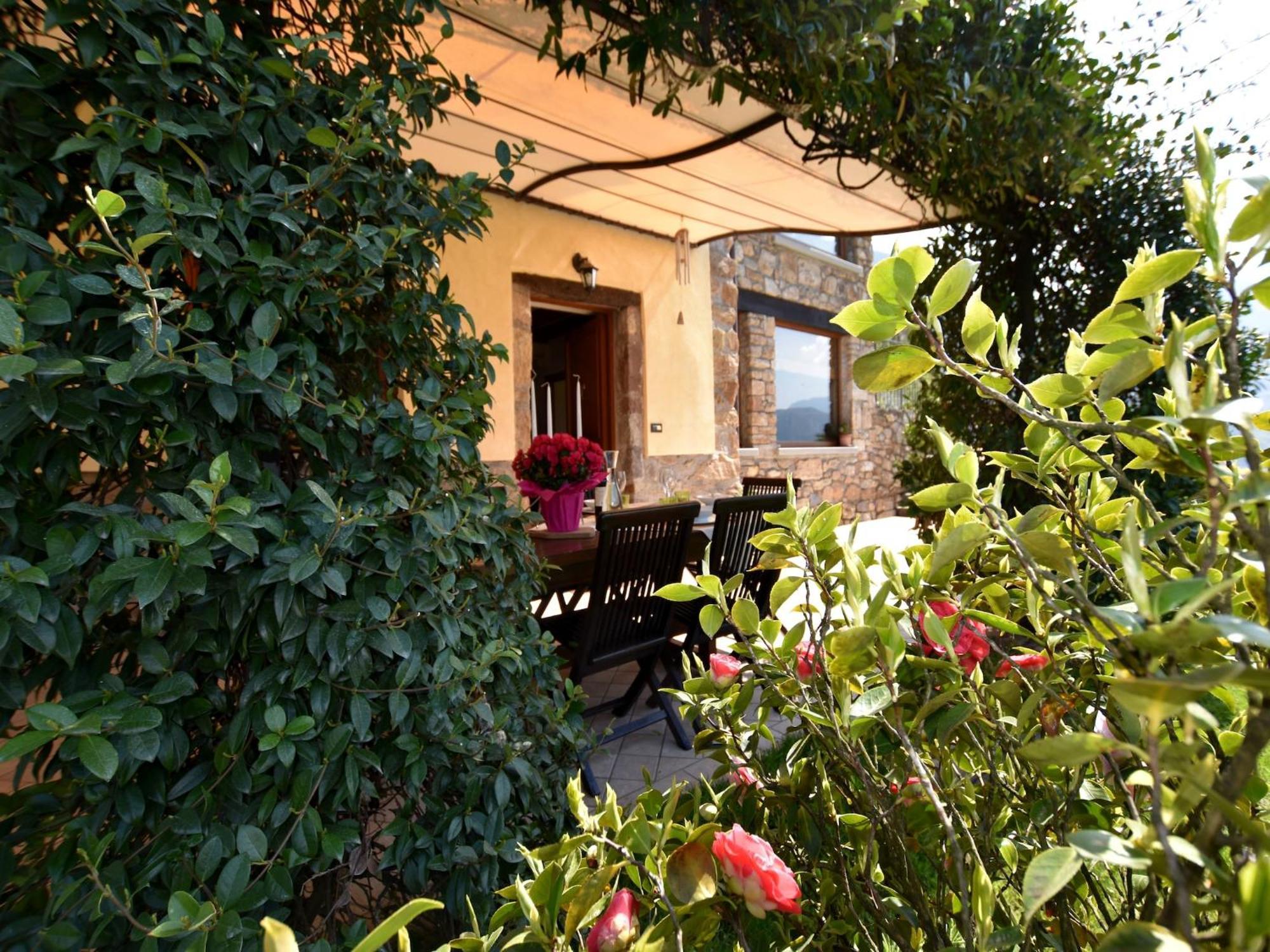 Villa In Pisogne With Pool Garden And Lake View 外观 照片