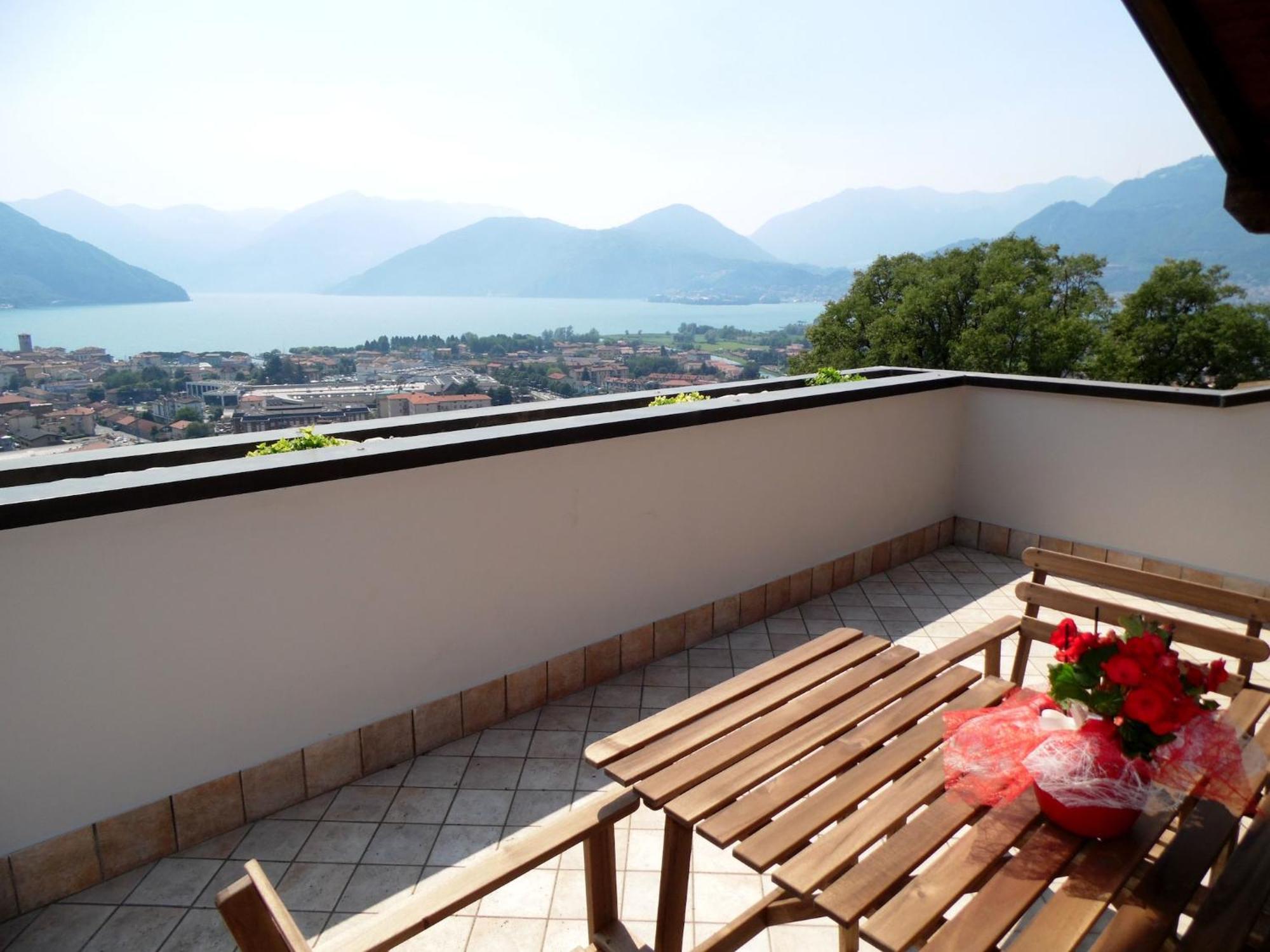Villa In Pisogne With Pool Garden And Lake View 外观 照片