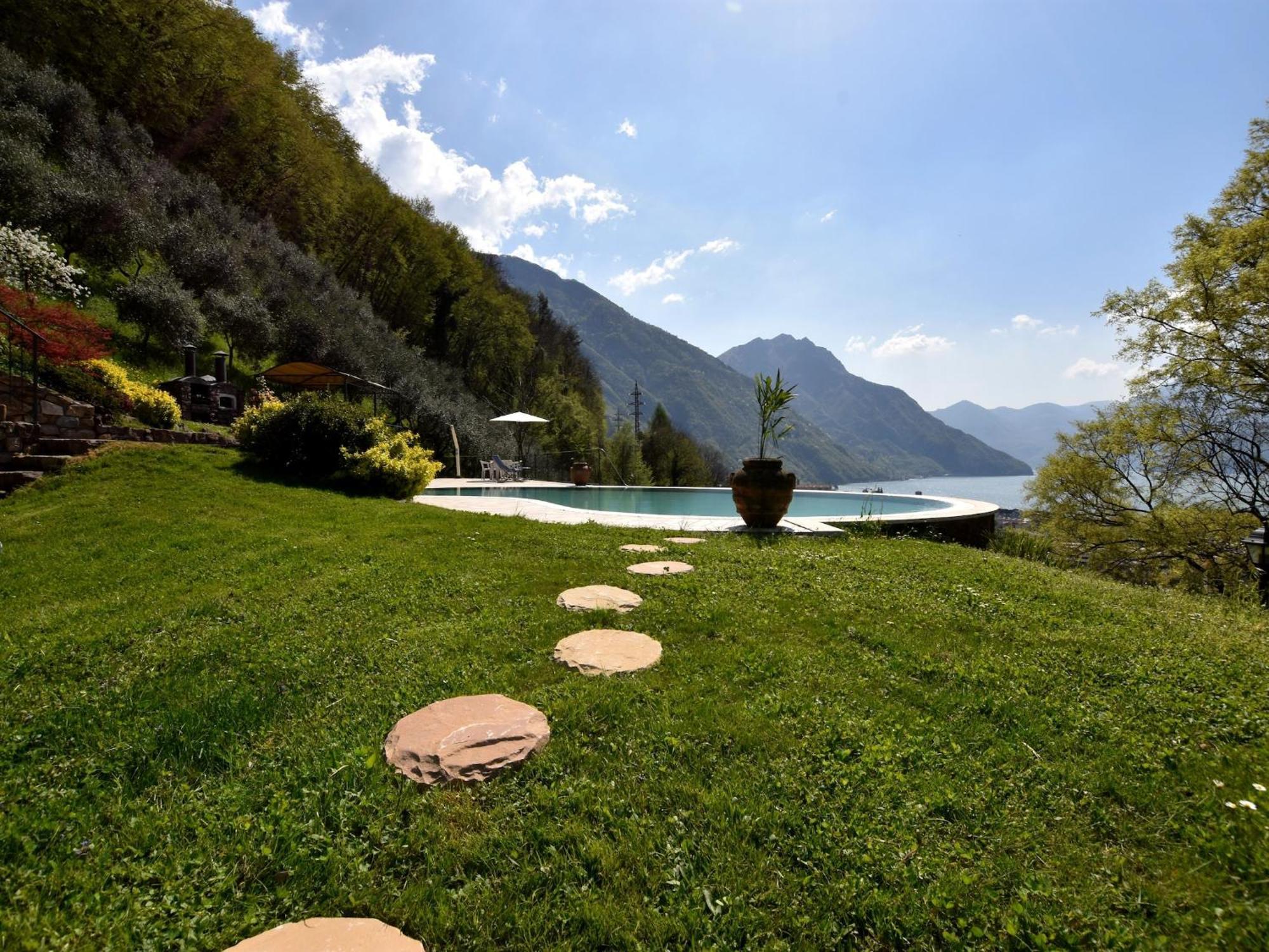 Villa In Pisogne With Pool Garden And Lake View 外观 照片